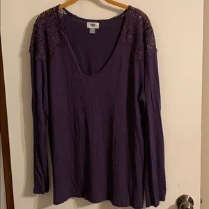 Long sleeve v neck top with lace shoulders